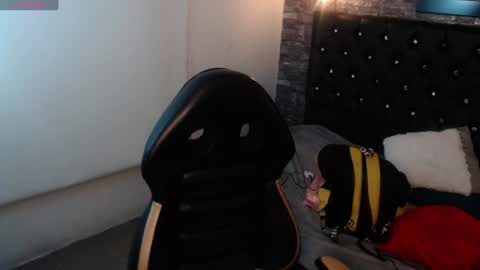 Snapshot of bruja_scarlata chatting on December 6, 2024, 11:22 am Bruja SCarlata online show from December 6, 2024, 11:22 am