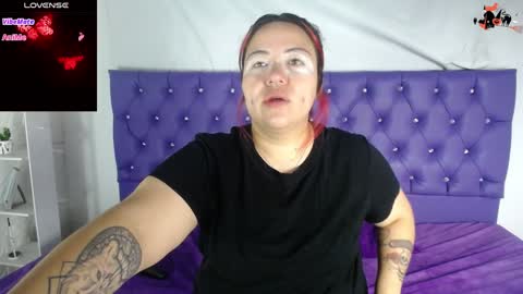 Snapshot of bruja_scarlata chatting on December 17, 2024, 10:55 am Bruja SCarlata online show from December 17, 2024, 10:55 am