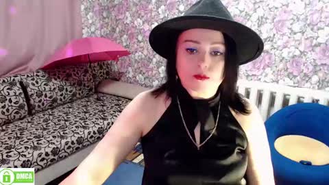 Julia online show from December 20, 2024, 9:39 pm