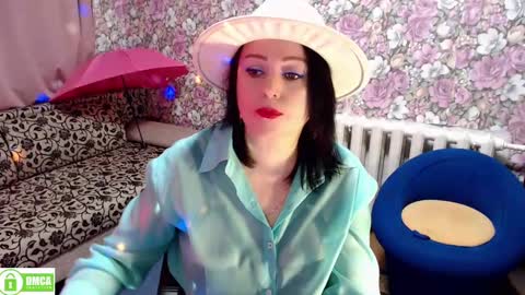 Julia online show from December 22, 2024, 10:15 pm