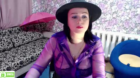 Julia online show from January 30, 2025, 9:36 pm