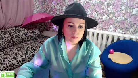 Julia online show from February 9, 2025, 4:04 am