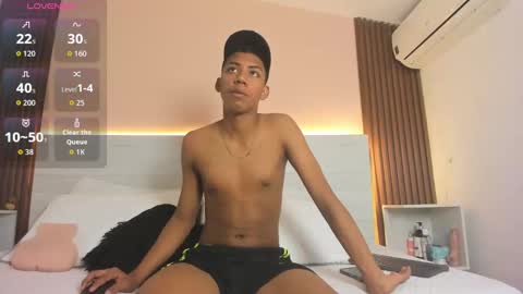 Snapshot of brunette__boy chatting on September 10, 2025, 3:28 am Luis online show from September 10, 2025, 3:28 am