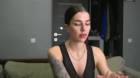 Snapshot of brunette_from_the_moon chatting on February 15, 2025, 8:11 pm Alice online show from February 15, 2025, 8:11 pm