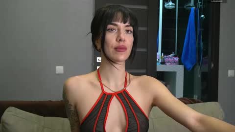 Snapshot of brunette_from_the_moon chatting on March 5, 2025, 8:53 pm Alice online show from March 5, 2025, 8:53 pm
