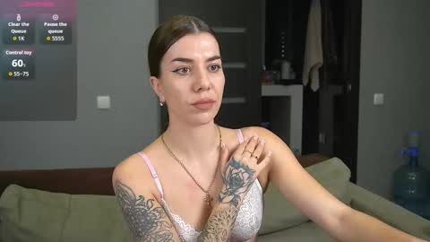 Snapshot of brunette_from_the_moon chatting on January 13, 2026, 11:10 pm Alice online show from January 13, 2026, 11:10 pm