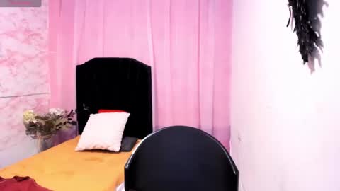 Snapshot of brunette_sasha chatting on September 16, 2025, 12:22 am Sasha Brunette online show from September 16, 2025, 12:22 am