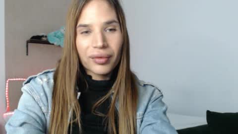 Snapshot of brunettesurprise chatting on January 8, 2026, 5:15 pm Luna online show from January 8, 2026, 5:15 pm