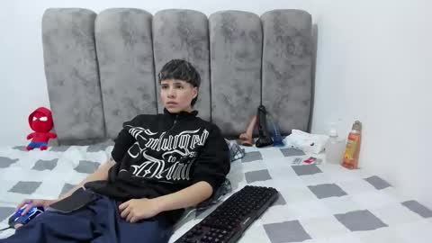 Snapshot of bruno_cruz chatting on June 4, 2026, 2:17 am Bruno Cruz online show from June 4, 2026, 2:17 am
