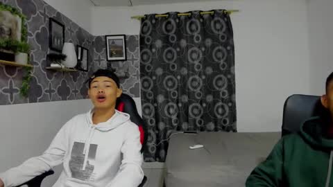 bruno_snow online show from September 12, 2025, 4:01 am