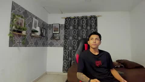 bruno_snow online show from December 17, 2025, 3:45 am