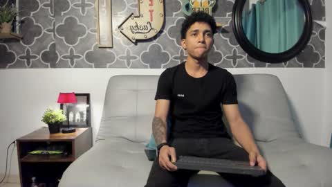 bruno_snow online show from March 23, 2026, 3:43 am