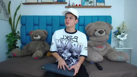 Snapshot of bryan_hotty chatting on February 28, 2026, 11:33 am Bryan online show from February 28, 2026, 11:33 am