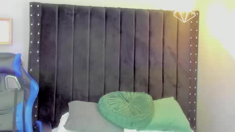 Bryan online show from December 22, 2025, 11:18 am