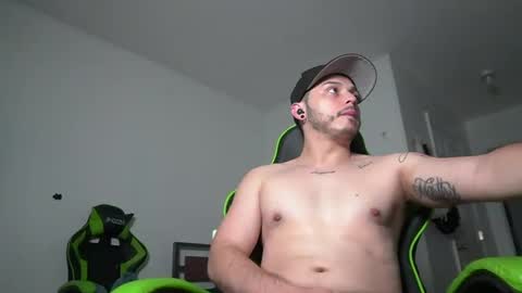 Snapshot of bryanncan01 chatting on January 2, 2025, 11:27 pm Bryannsex online show from January 2, 2025, 11:27 pm