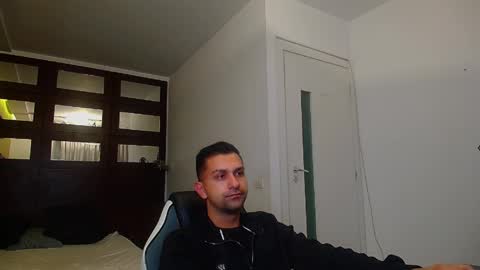 BryceReign online show from May 17, 2026, 4:32 am