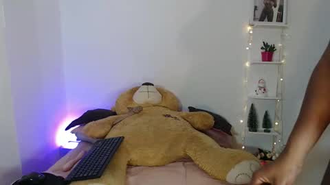 Snapshot of brytany05 chatting on November 28, 2025, 6:05 am hot online show from November 28, 2025, 6:05 am