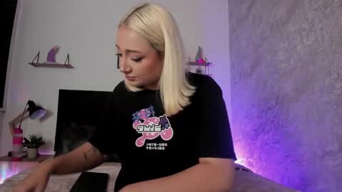 Snapshot of bubbalooooo chatting on October 24, 2025, 9:33 pm Bubbalo online show from October 24, 2025, 9:33 pm