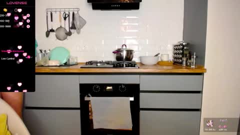 Snapshot of bubbblegum chatting on October 28, 2025, 2:53 pm Bubblegum online show from October 28, 2025, 2:53 pm