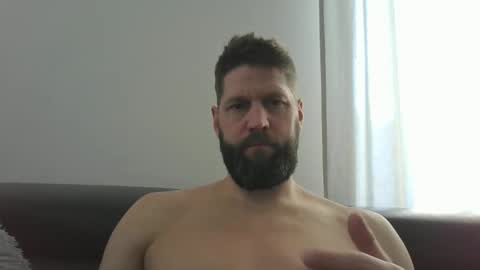 Snapshot of bubblebee1982 chatting on February 16, 2025, 1:05 pm bubblebee1982 online show from February 16, 2025, 1:05 pm