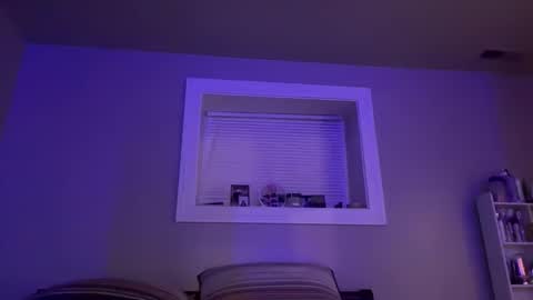 Snapshot of bubblebutt723 chatting on December 3, 2025, 10:35 am bubblebutt723 online show from December 3, 2025, 10:35 am