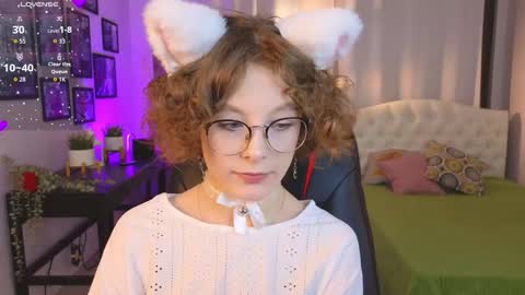 Snapshot of bubblegum_babe_ chatting on October 29, 2025, 8:32 pm Alice online show from October 29, 2025, 8:32 pm