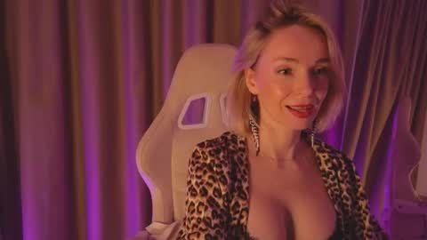 bubbling_crush online show from February 25, 2025, 7:36 pm