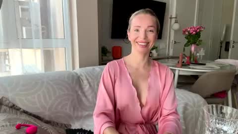 bubbling_queen online show from July 25, 2026, 10:35 am