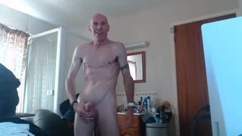 Snapshot of buck70 chatting on May 17, 2026, 4:47 pm buck70 online show from May 17, 2026, 4:47 pm