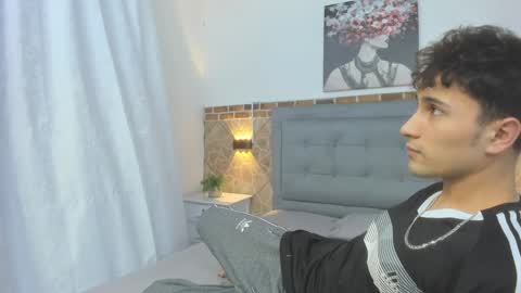 Snapshot of buddy_whitte chatting on January 23, 2025, 2:17 pm Buddy Whitte online show from January 23, 2025, 2:17 pm