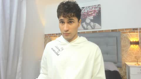 Snapshot of buddy_whitte chatting on January 29, 2025, 11:30 am Buddy Whitte online show from January 29, 2025, 11:30 am