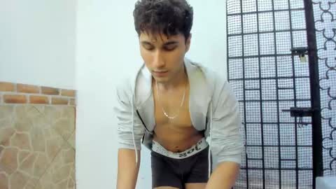 Snapshot of buddy_whitte chatting on February 10, 2025, 2:26 pm Buddy Whitte online show from February 10, 2025, 2:26 pm