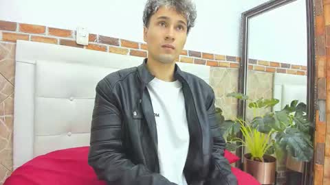 Snapshot of buddy_whitte chatting on September 12, 2025, 11:54 am Buddy Whitte online show from September 12, 2025, 11:54 am