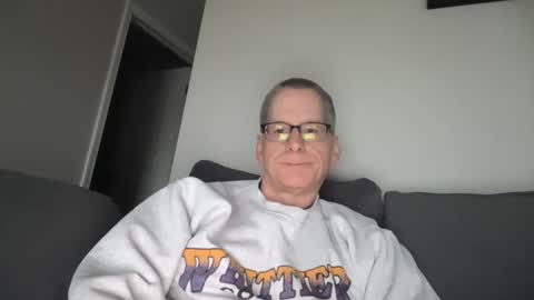 Snapshot of budman004 chatting on February 21, 2026, 10:11 pm budman004 online show from February 21, 2026, 10:11 pm