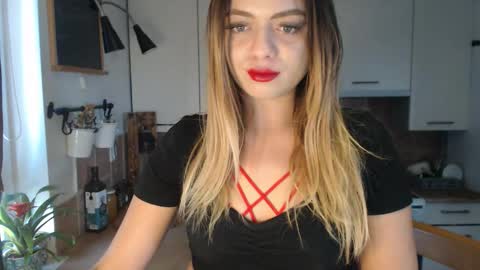 Snapshot of buffyextasy chatting on October 21, 2025, 7:25 pm Buffy online show from October 21, 2025, 7:25 pm