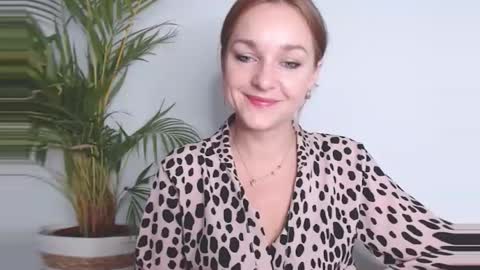 Snapshot of buffyextasy chatting on November 13, 2025, 6:56 am Buffy online show from November 13, 2025, 6:56 am