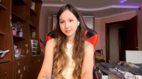 Snapshot of buffymccrea chatting on October 17, 2025, 8:39 am Milania online show from October 17, 2025, 8:39 am