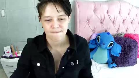 Snapshot of bug2025 chatting on December 16, 2025, 1:43 am bug2025 online show from December 16, 2025, 1:43 am