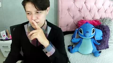 Snapshot of bug2025 chatting on December 17, 2025, 1:28 pm bug2025 online show from December 17, 2025, 1:28 pm