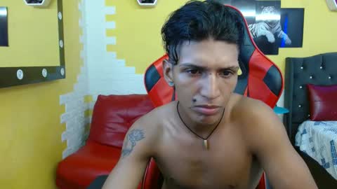 bull_cam online show from September 14, 2025, 6:40 pm