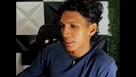 bull_cam online show from September 22, 2025, 8:22 pm