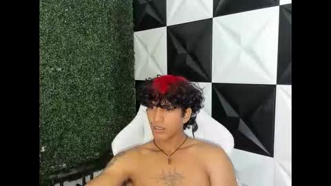 Snapshot of bull_cam chatting on December 22, 2025, 5:32 pm bull_cam online show from December 22, 2025, 5:32 pm