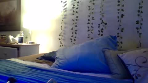 Bunny online show from September 12, 2025, 11:37 pm