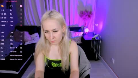 Snapshot of bunny__of_love chatting on January 24, 2025, 1:47 pm Sasha online show from January 24, 2025, 1:47 pm