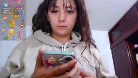 Snapshot of bunny_chloe chatting on December 17, 2025, 1:22 am bunny_chloe online show from December 17, 2025, 1:22 am