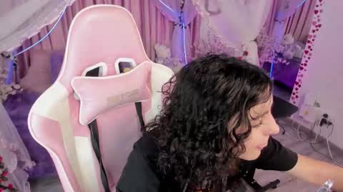 Snapshot of bunny_curly chatting on September 10, 2025, 1:55 pm Bunny online show from September 10, 2025, 1:55 pm