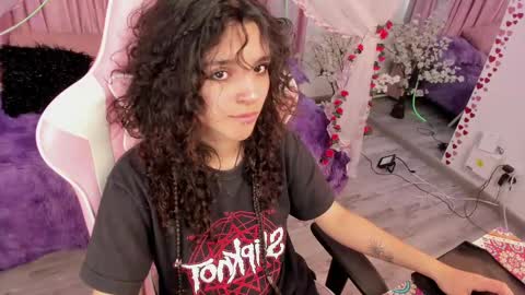 Snapshot of bunny_curly chatting on September 26, 2025, 1:04 pm Bunny online show from September 26, 2025, 1:04 pm
