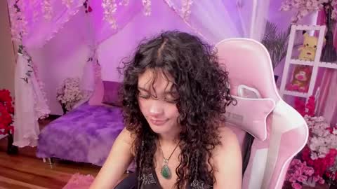 Snapshot of bunny_curly chatting on October 8, 2025, 1:20 pm Bunny online show from October 8, 2025, 1:20 pm
