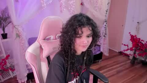 Snapshot of bunny_curly chatting on October 21, 2025, 3:13 pm Bunny online show from October 21, 2025, 3:13 pm