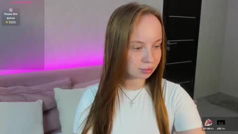 Snapshot of bunny_luvv chatting on October 8, 2025, 9:18 am Bunny online show from October 8, 2025, 9:18 am